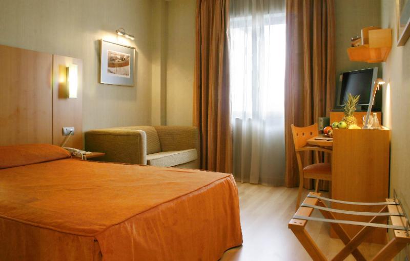 Posadas De Espana Pinto Ngoại thất bức ảnh